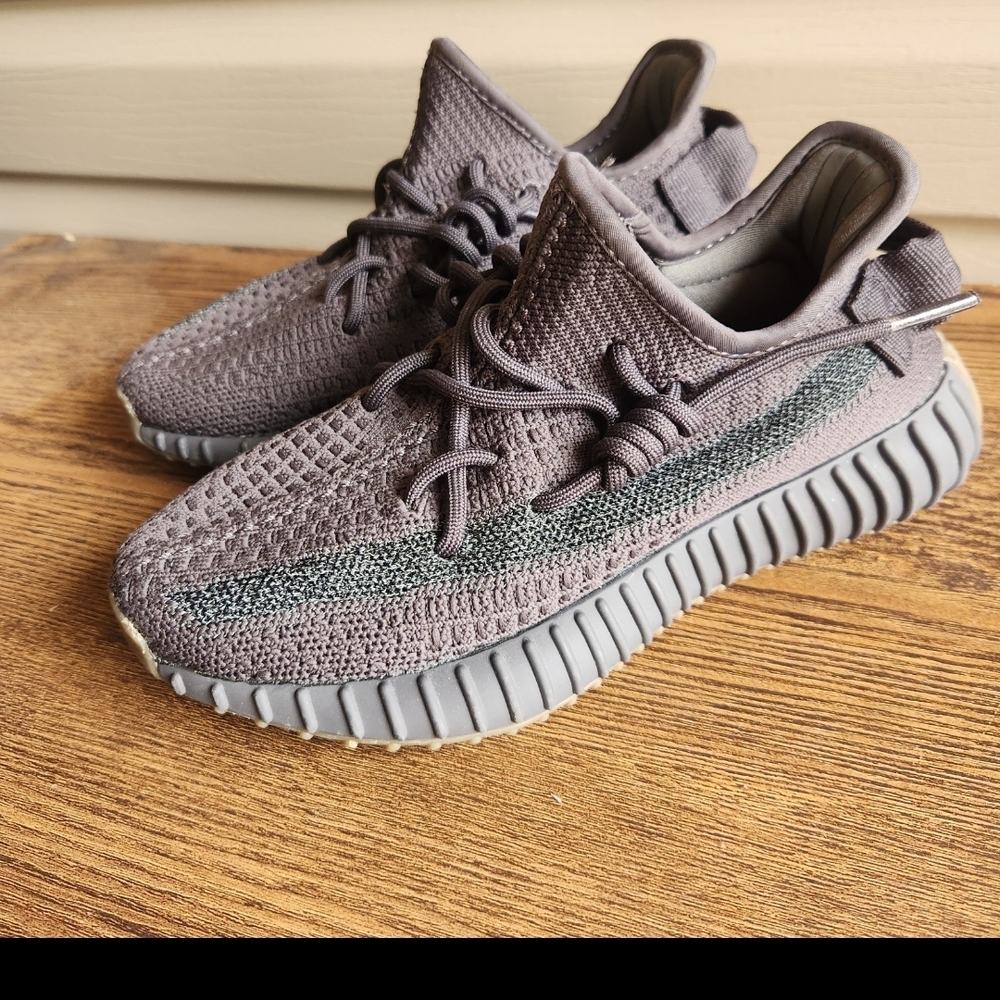 Yeezy Kids Sneakers in Gray 4.5